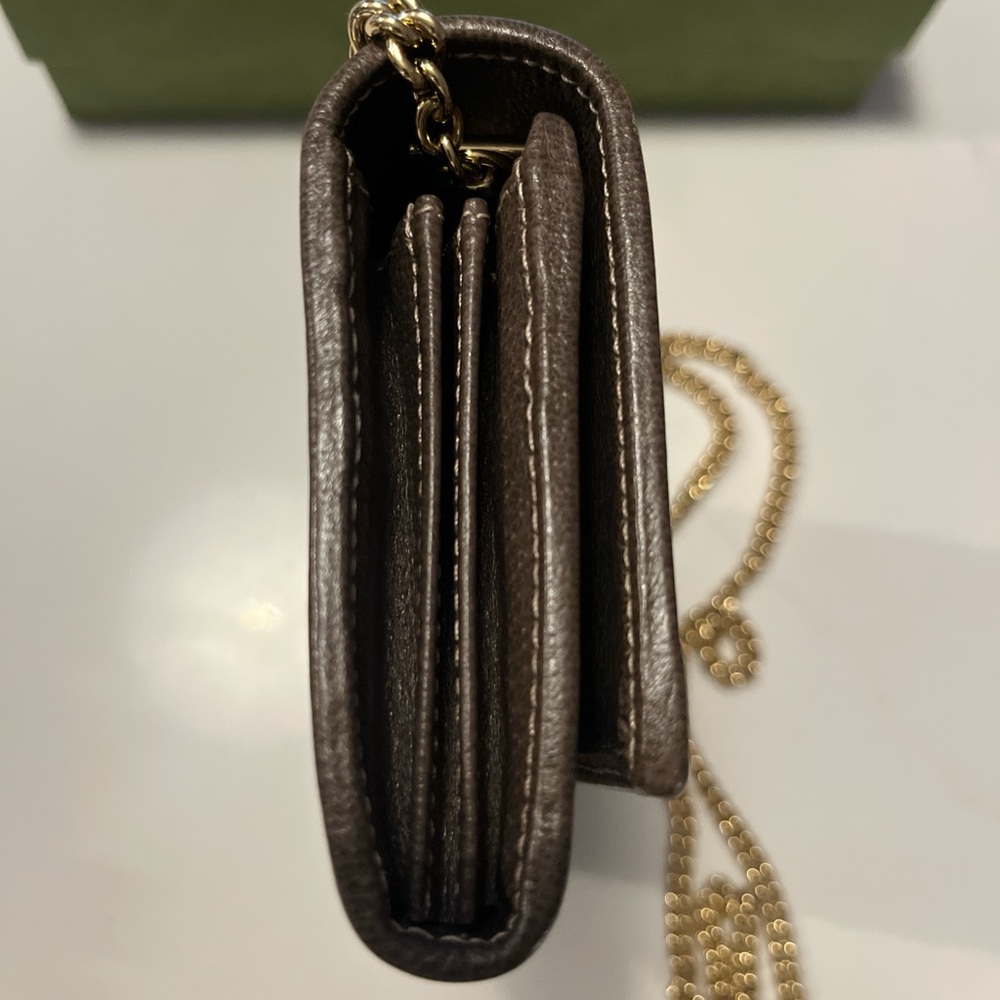 Gucci Beige and Brown Crossbody with Gold Chain. Excellent condition. - Picture 4 of 9